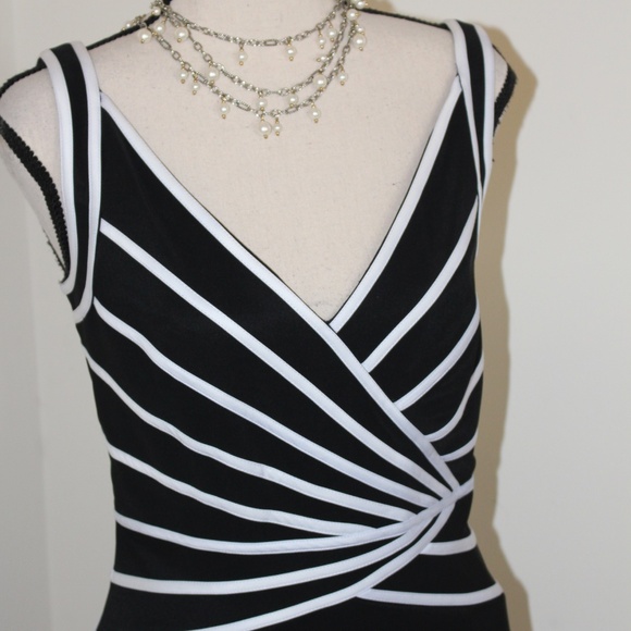 White House Black Market, crisscross bust pattern sleeveless dress - Picture 2 of 7